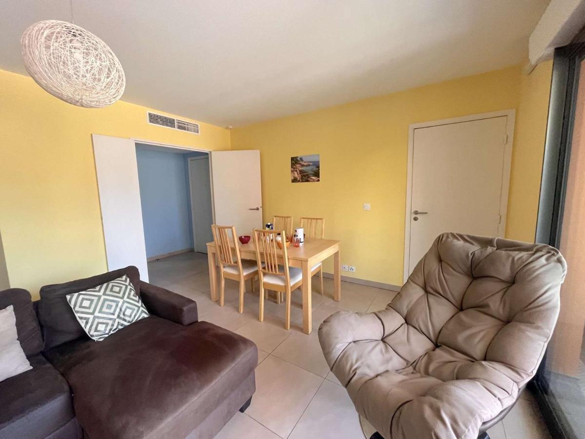 Appartement Fréjus, 3 Pièces, 4 Personnes - Fr-1-226a-290 *
